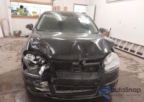 2010 Volkswagen Jetta Limited Edition z USA, uszkodzony, nr VIN 3VWAZ7AJ8AM116603